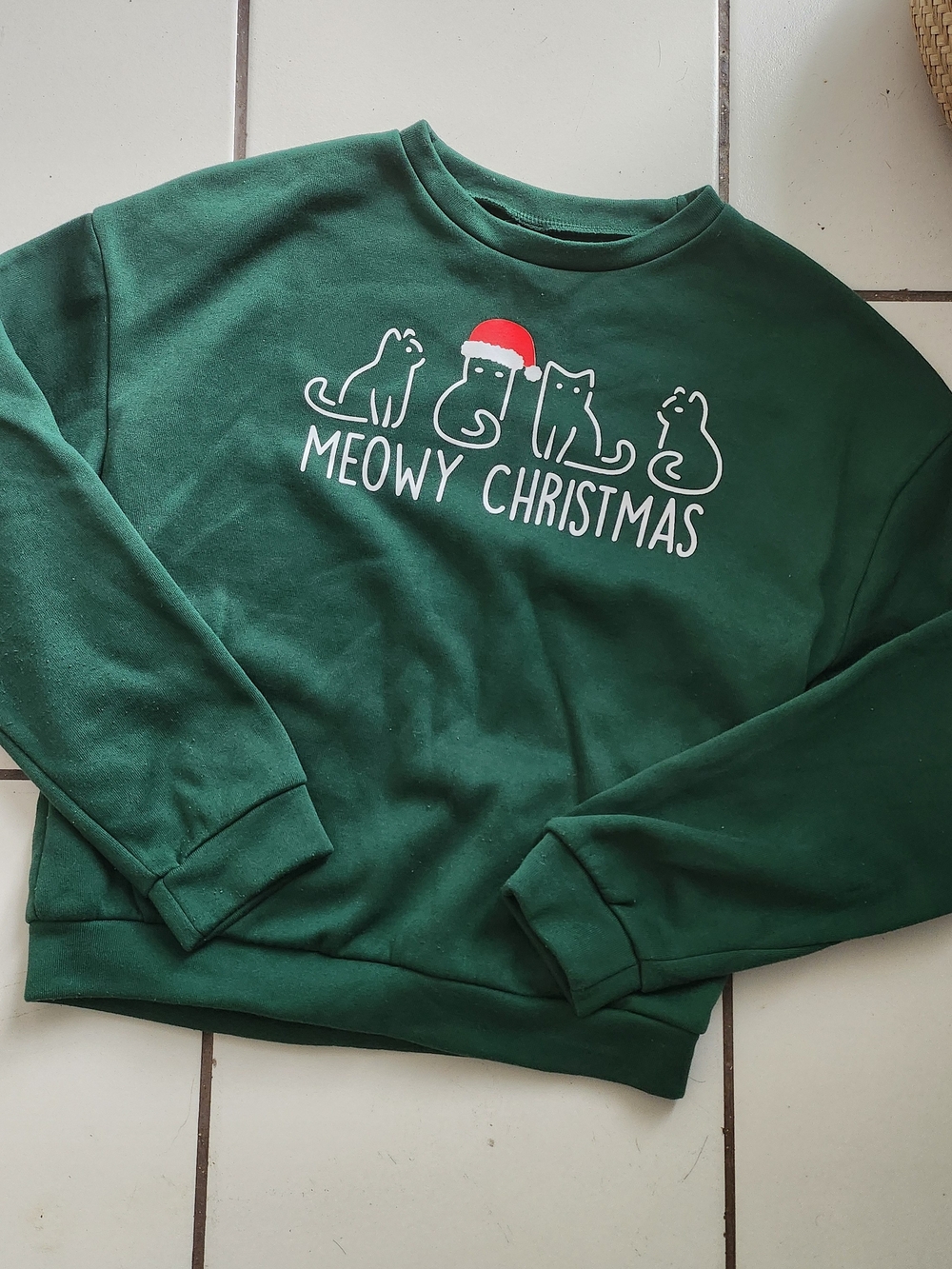 SHEIN Green Christmas Sweatshirt with Red Santa Hat Detail
